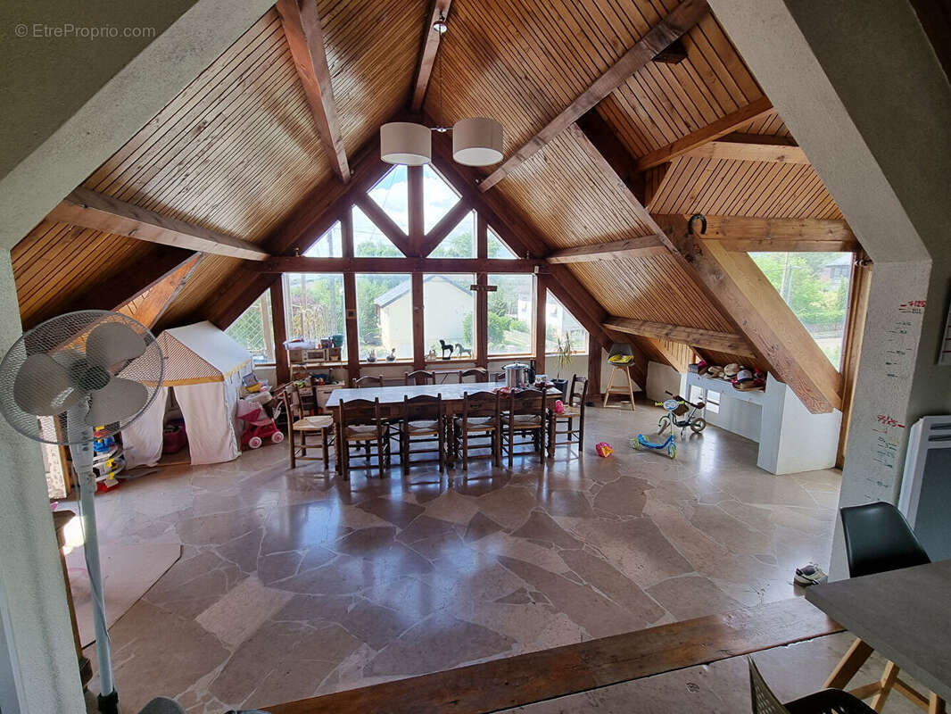 Commerce à MOREY-SAINT-DENIS