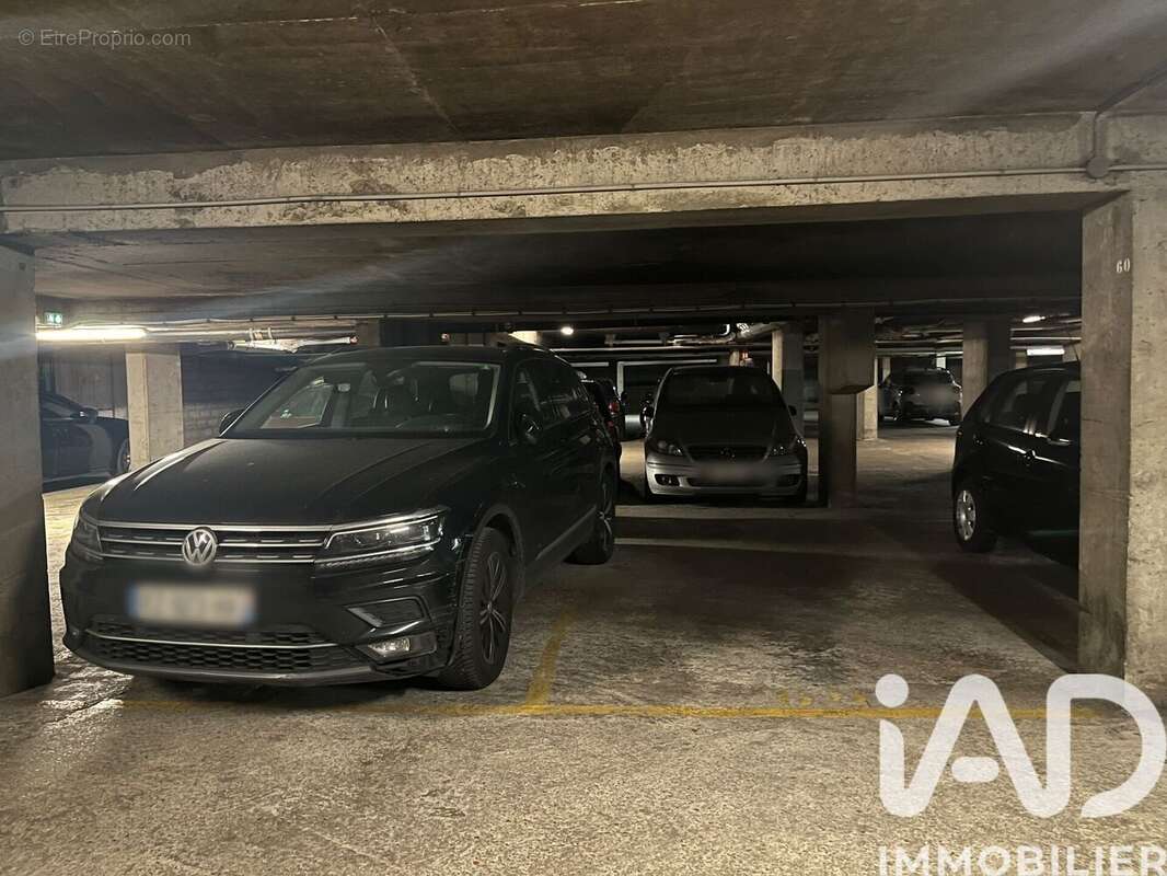 Photo 5 - Parking à PARIS-11E