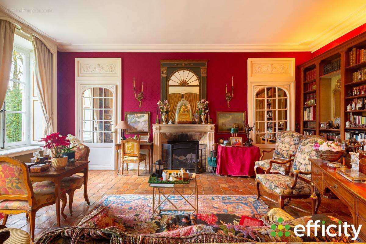 Maison à BRIIS-SOUS-FORGES