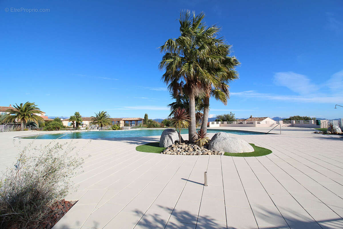Maison à ROQUEBRUNE-SUR-ARGENS
