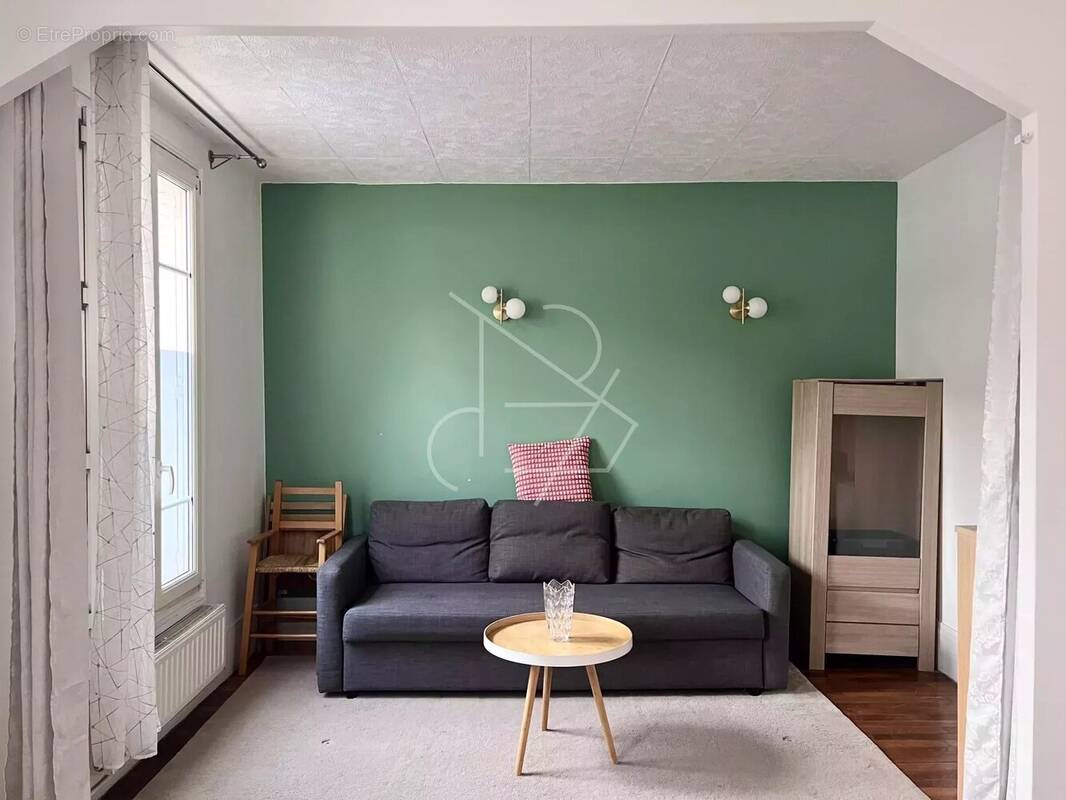 Appartement à COURBEVOIE