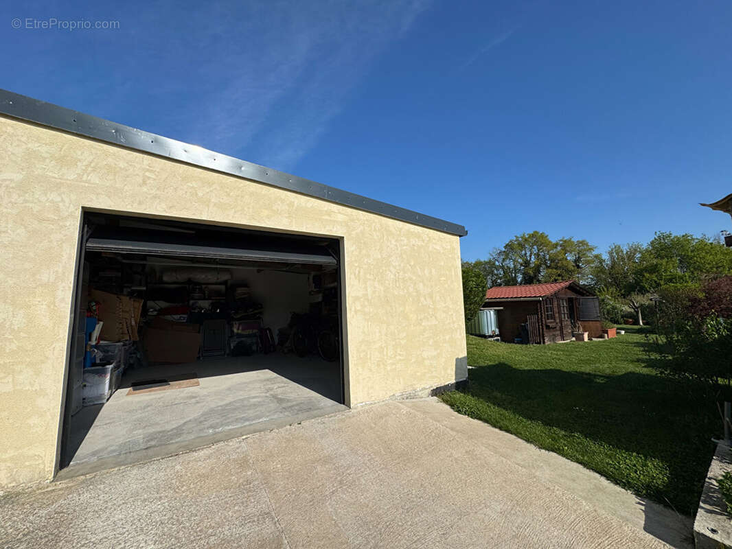 Maison à SAINT-ETIENNE-DU-BOIS