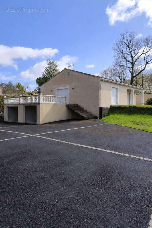 Maison à CHAMPNIERS