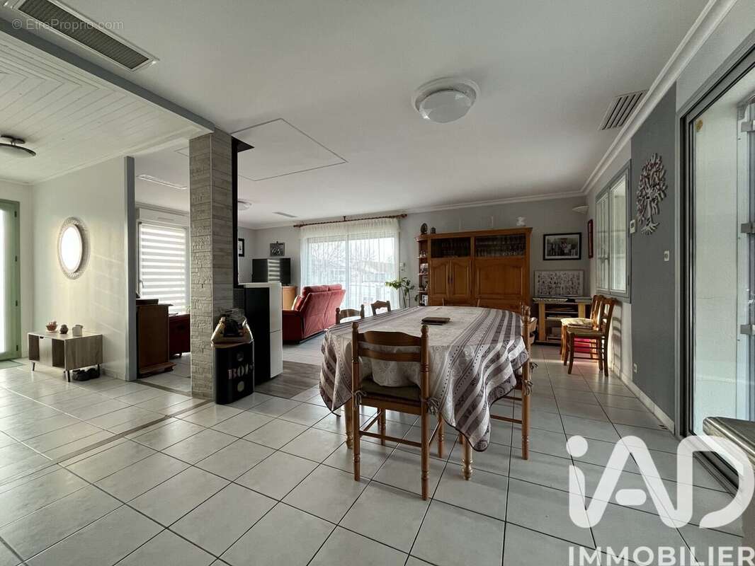 Photo 6 - Maison à MENOMBLET