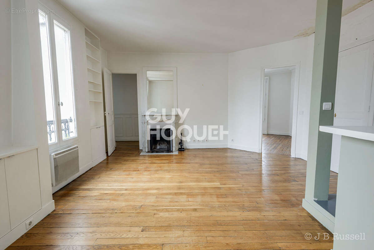 Appartement à PARIS-18E