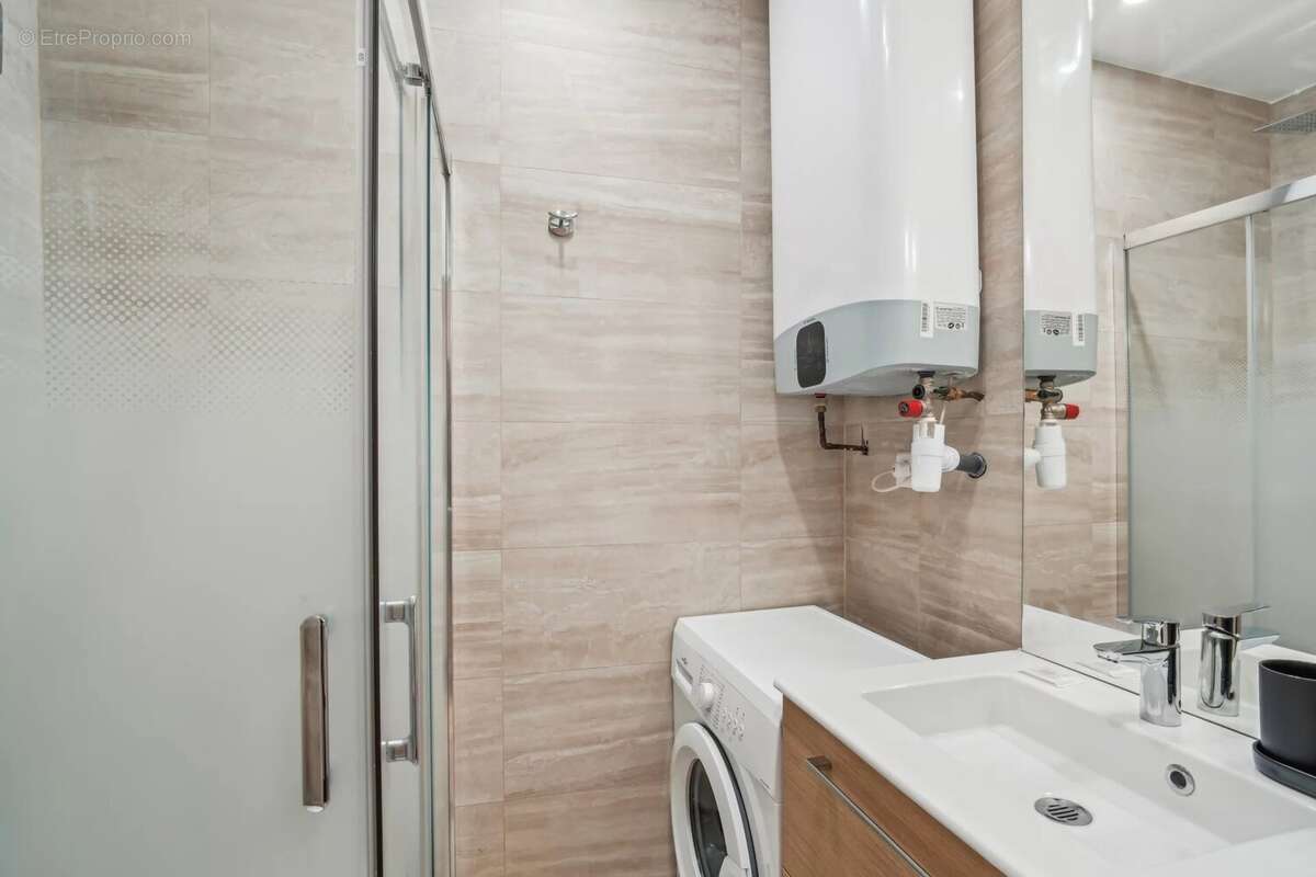 Appartement à PARIS-15E