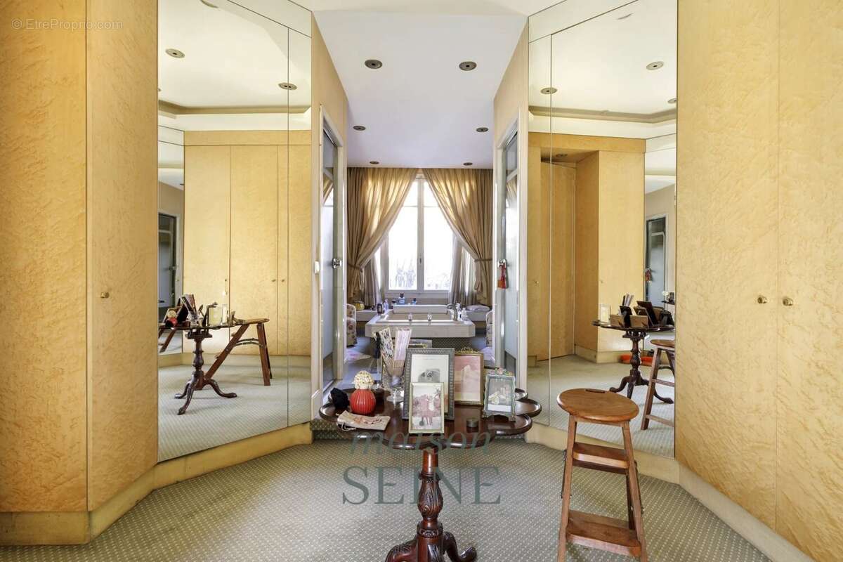 Maison à NEUILLY-SUR-SEINE