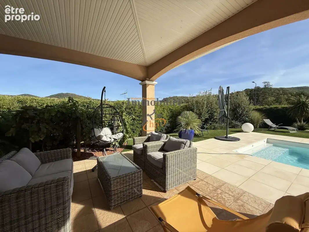 Vente Maison avec piscine de 178m2 à SAINT AFFRIQUE - photo 4