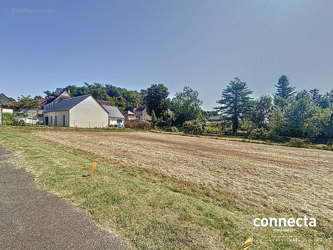 Terrain à SAINT-MARTIN-LE-BEAU