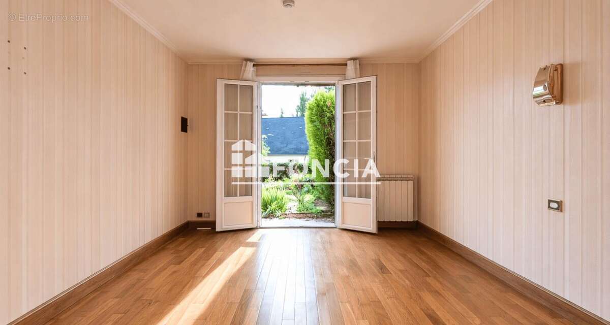 Maison d'architecte et dépendances troglodytes - photo 6