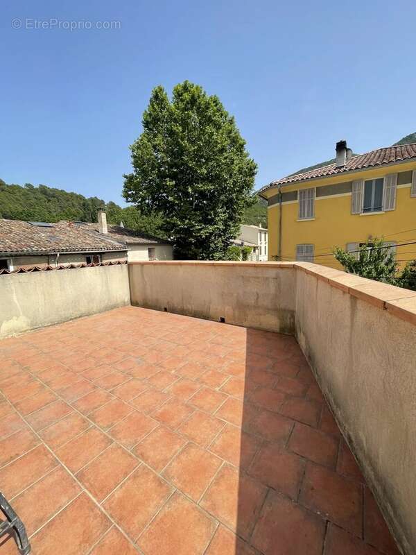 Appartement à MAZAUGUES