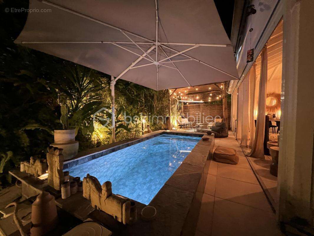 Commerce à SAINTE-ANNE