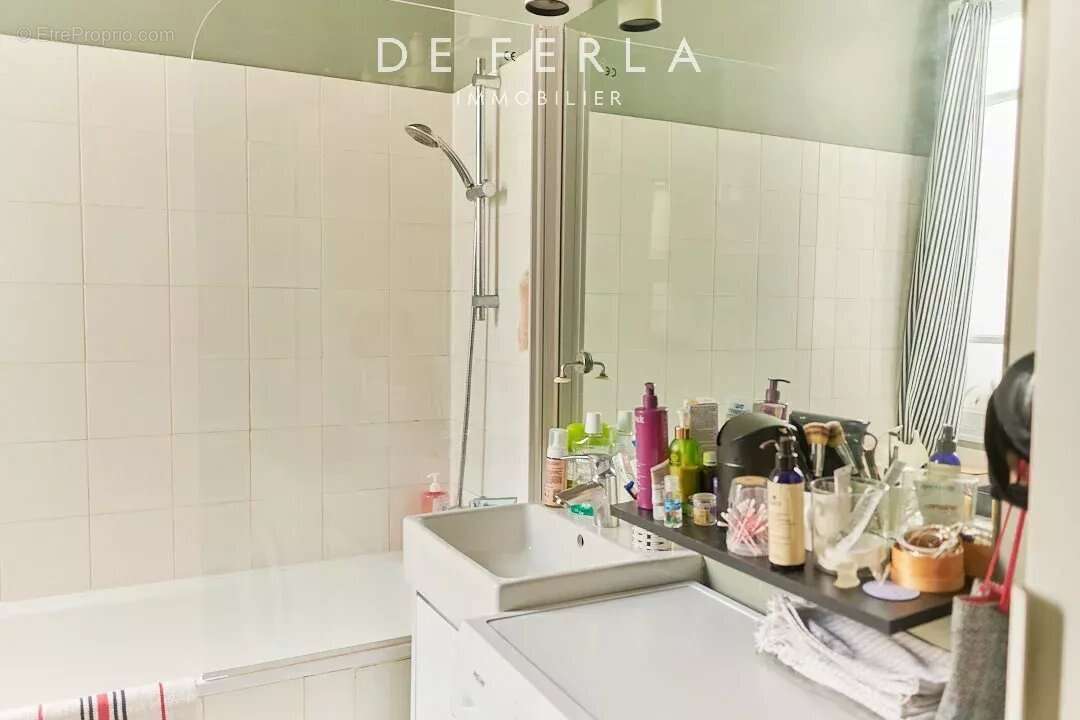 Appartement à PARIS-14E