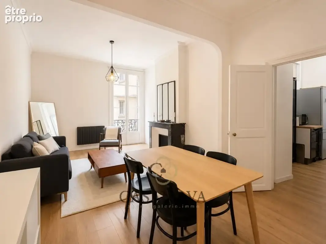 Appartement 2 pièces de 54 m² avec balcon au cur de l'Écusson à Montpellier - photo 3
