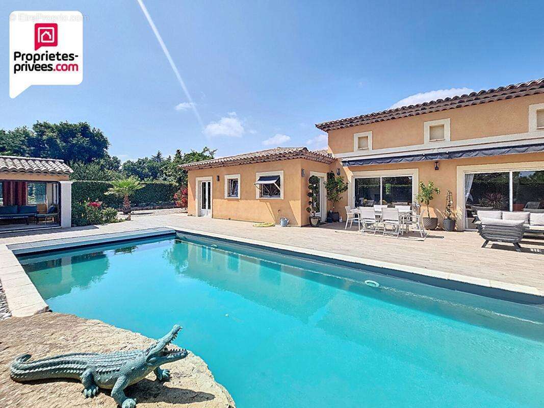 Maison à SAINT-CEZAIRE-SUR-SIAGNE