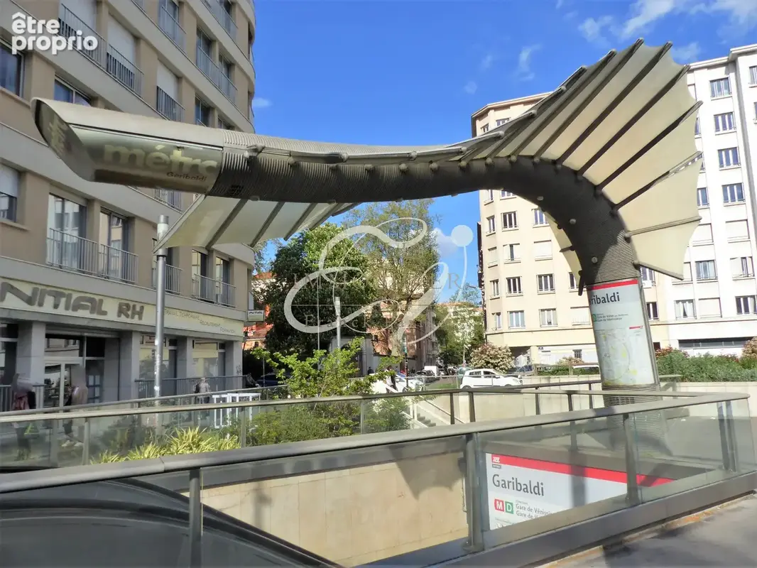 Vente lyon 69003 - metro garibaldi t2 cachet 45m2 a renover dans immeuble ancien - photo 11