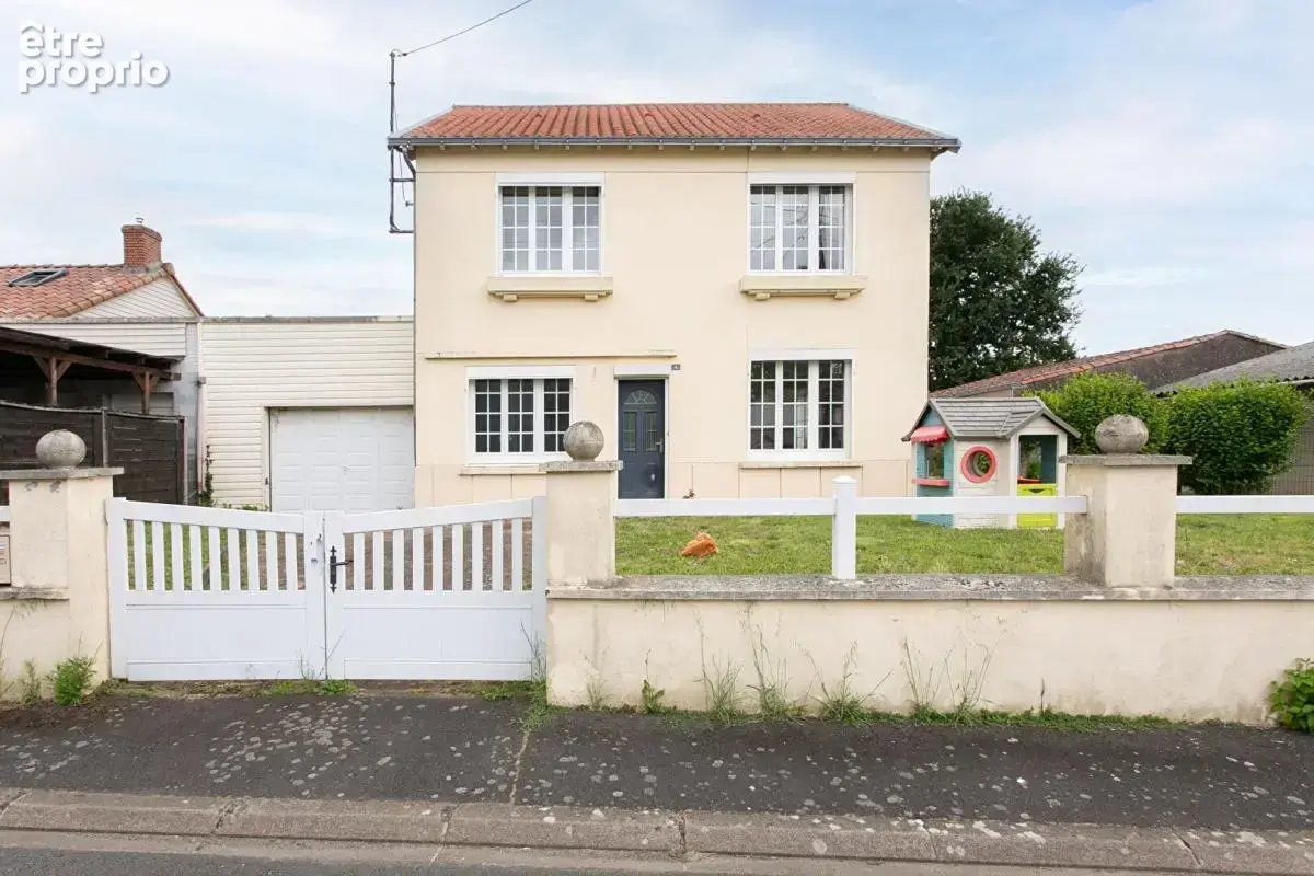 Maison Sèvremoine 5 P . 3 Chs . Bureau . 133.67 M² . T 315 M² . Garage - photo 1
