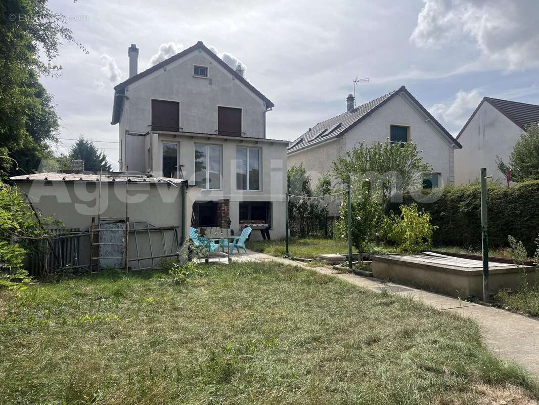 IMG_5161 - Maison à COMBS-LA-VILLE