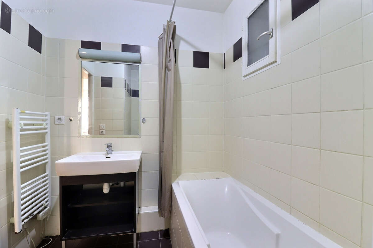 Appartement à MARSEILLE-2E