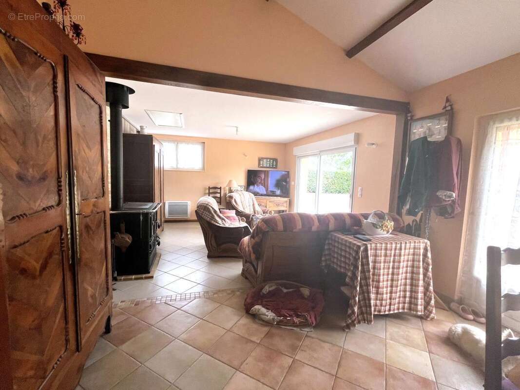 Maison 61 m² à Saint-Michel-Chef-Chef  - photo 3