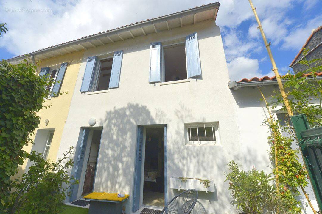 Maison à SAINT-GEORGES-DE-DIDONNE