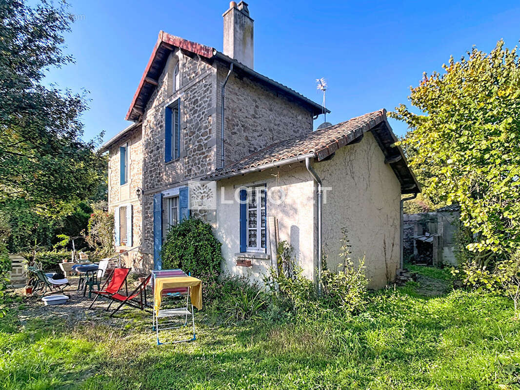 Maison à SAINT-VICTURNIEN