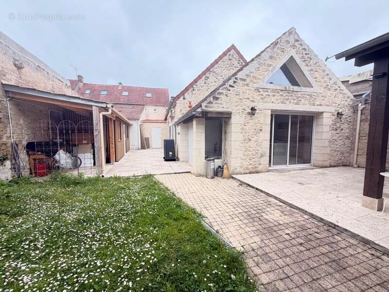 Propriété avec 2 maisons, local commercial loué et dépendance – Fort potentiel MONTATAIRE (60) - photo 24