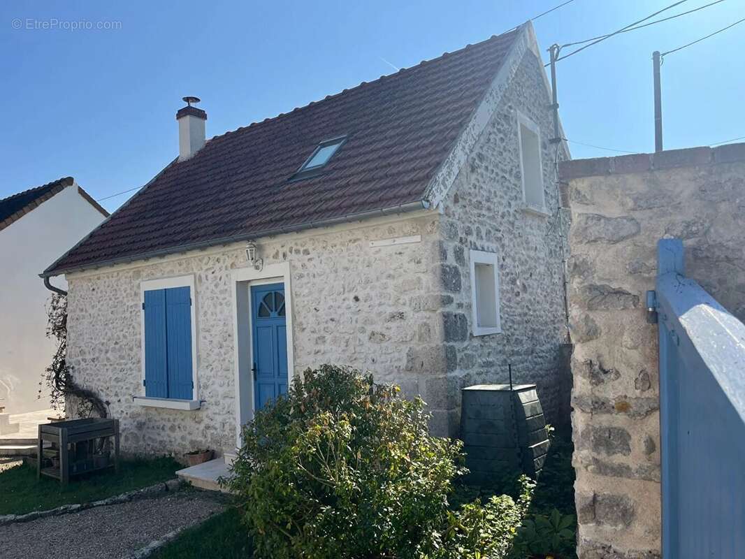 Maison à HOUDAN