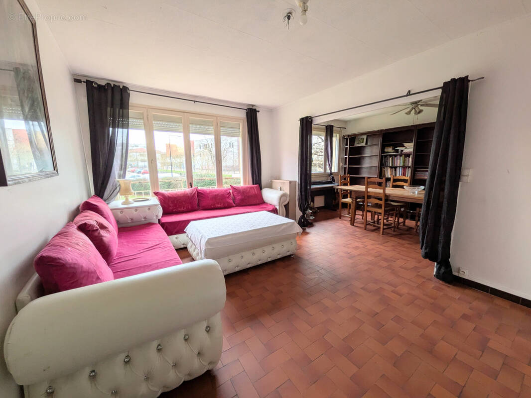 Appartement à CHENOVE