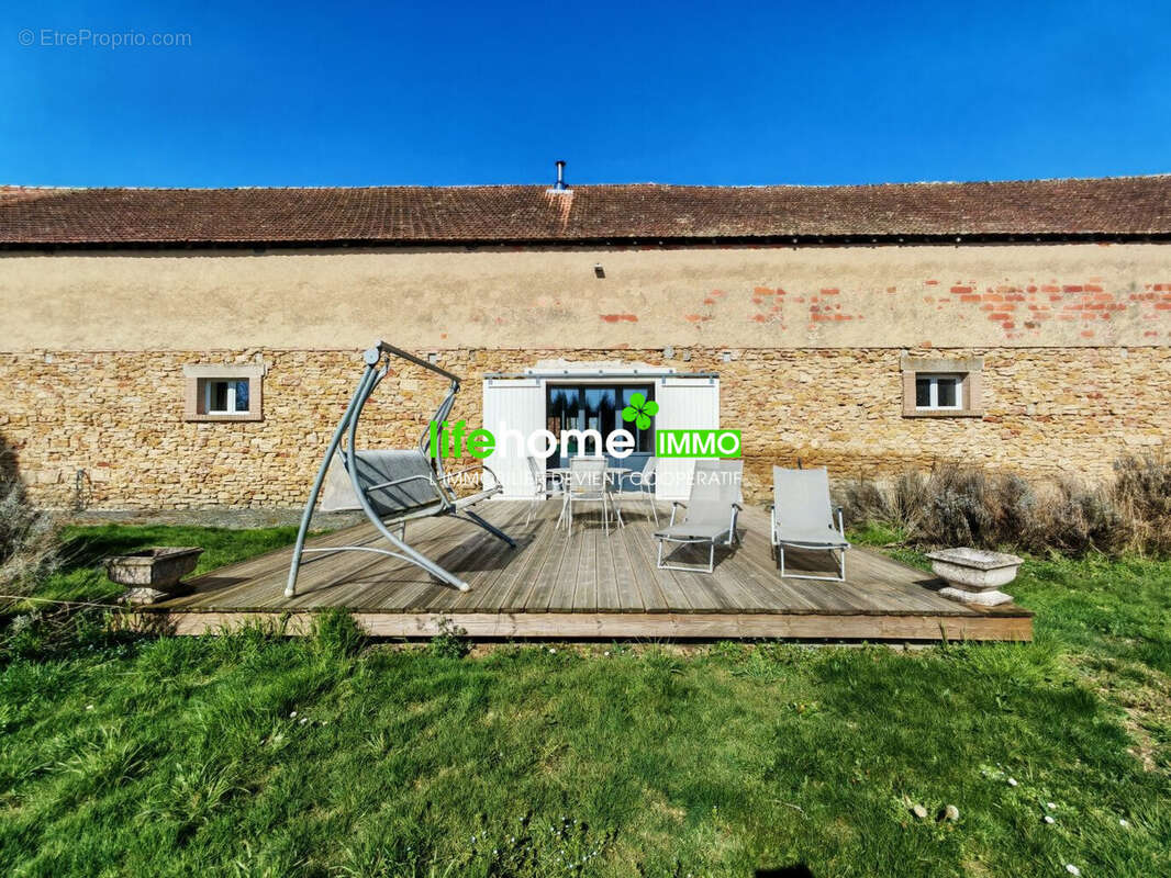 Maison à MONTIPOURET