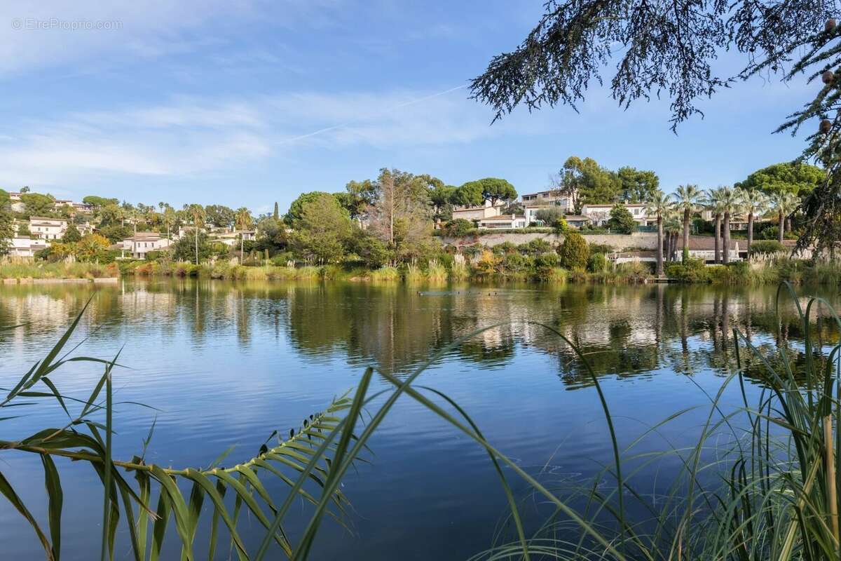 Appartement à VILLENEUVE-LOUBET