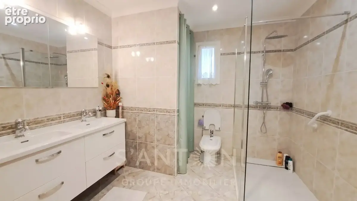 Maison familiale de 158 m² avec garage, T2 indépendant et 1 800 /an de revenus solaires à Frontignan Lapeyrade ! - photo 10