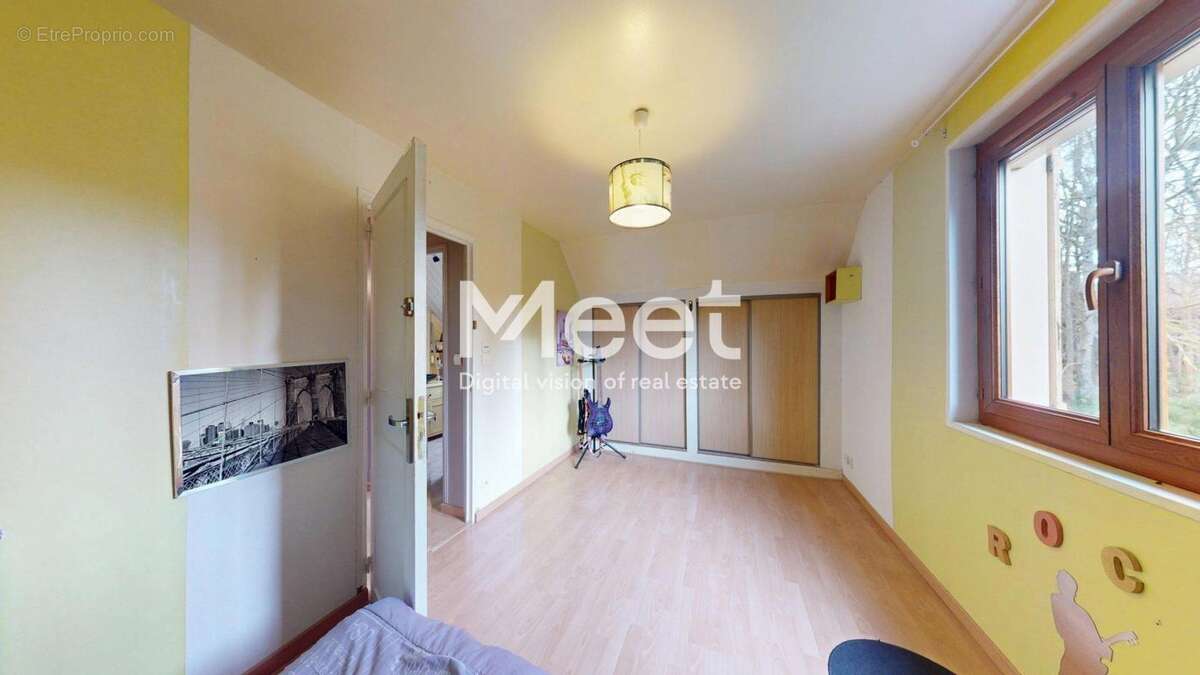 Maison à FLEURY-LA-VALLEE