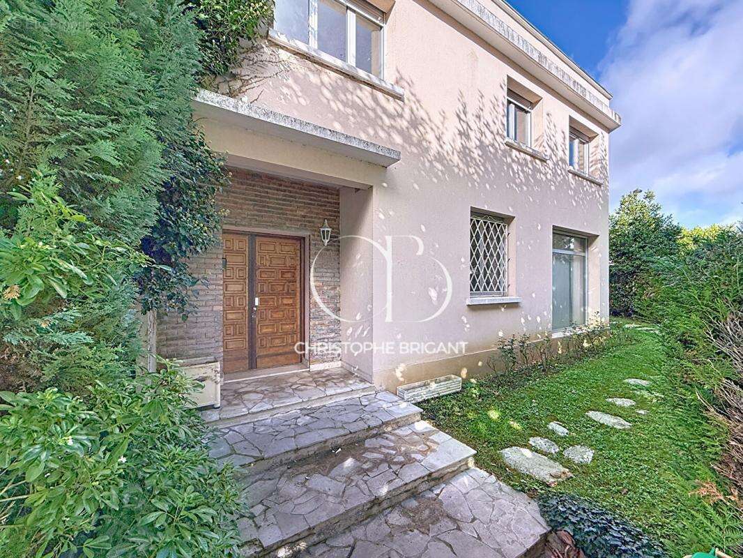 Maison à IVRY-SUR-SEINE