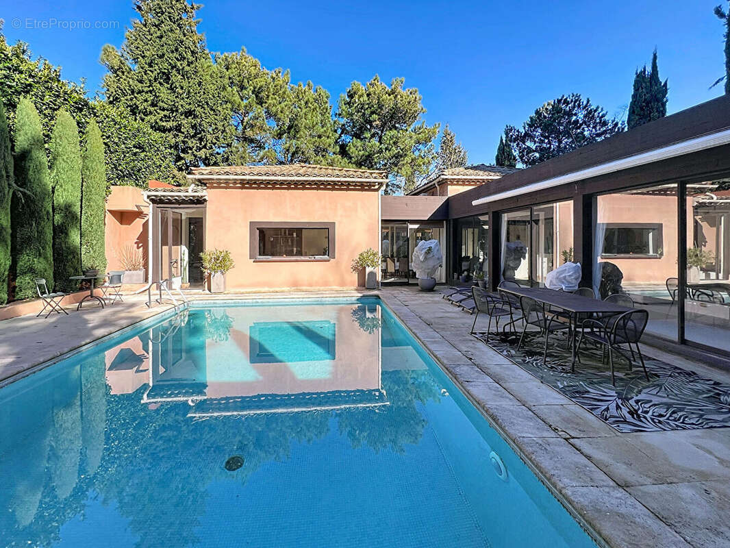 Maison à VILLENEUVE-LES-AVIGNON