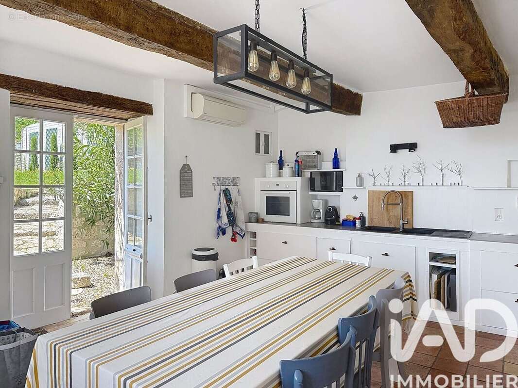 Maison 260 m² à Lacour  - photo 7