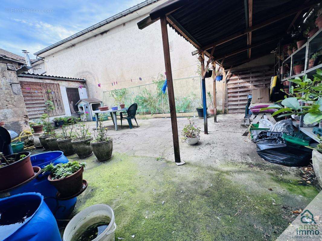 Maison à CHATEAUNEUF-SUR-CHARENTE