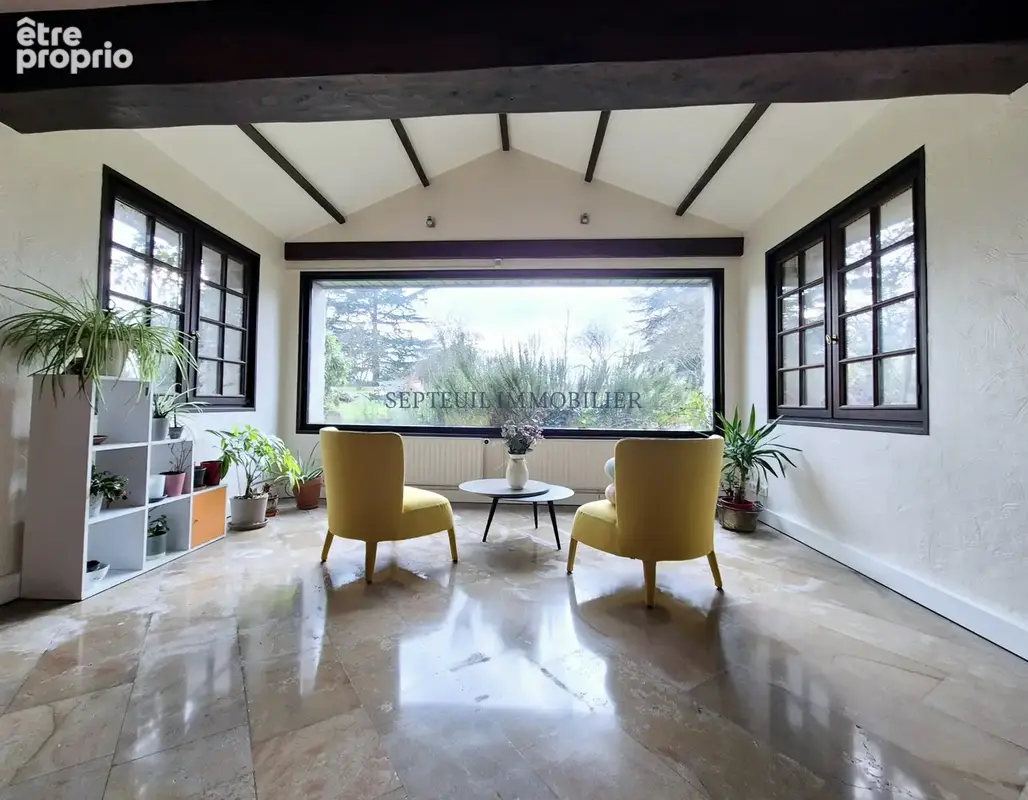 Propriété de 450m2 avec maison d'amis de 115m2 sur 19 066 m2 de parc arboré. Piscine - photo 11