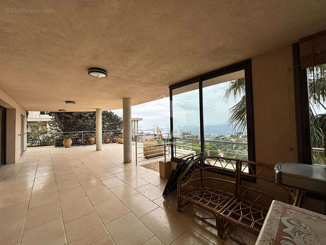 Maison Roquebrune Sur Argens 7 pièce(s) 225 m2 - photo 17