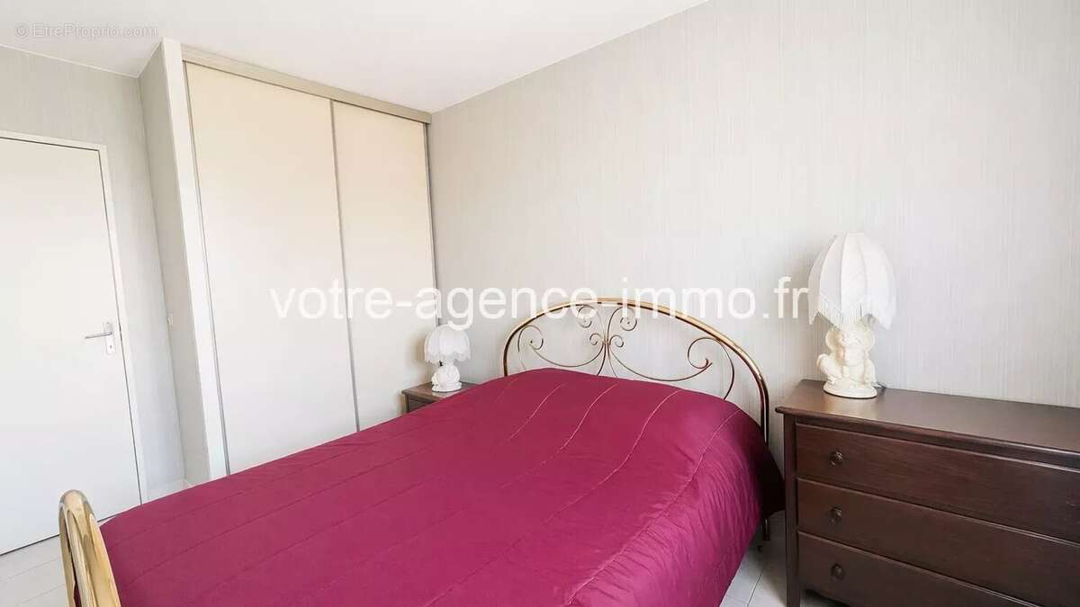 Appartement à SAINT-LAURENT-DU-VAR