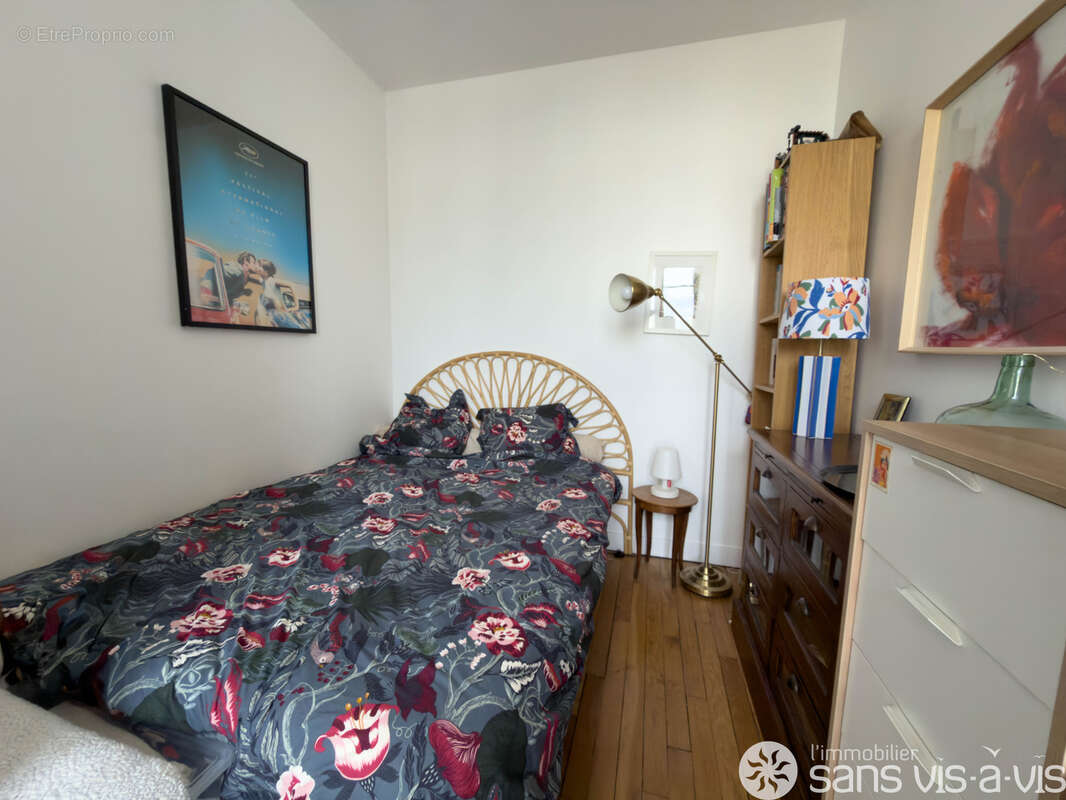 Appartement à COURBEVOIE