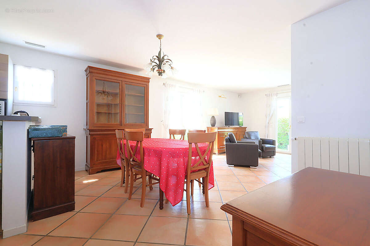 Maison à MAUGUIO