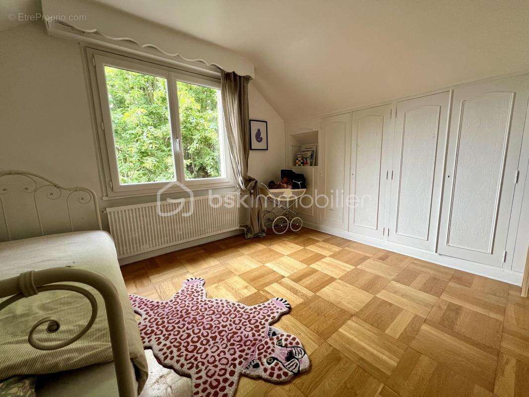 Maison des années 1930 pleine de charme avec dépendances et fort potentiel professionnel ou locatif - photo 10