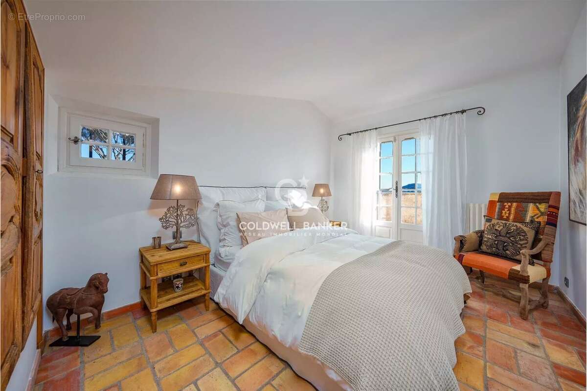 Maison à MANDELIEU-LA-NAPOULE