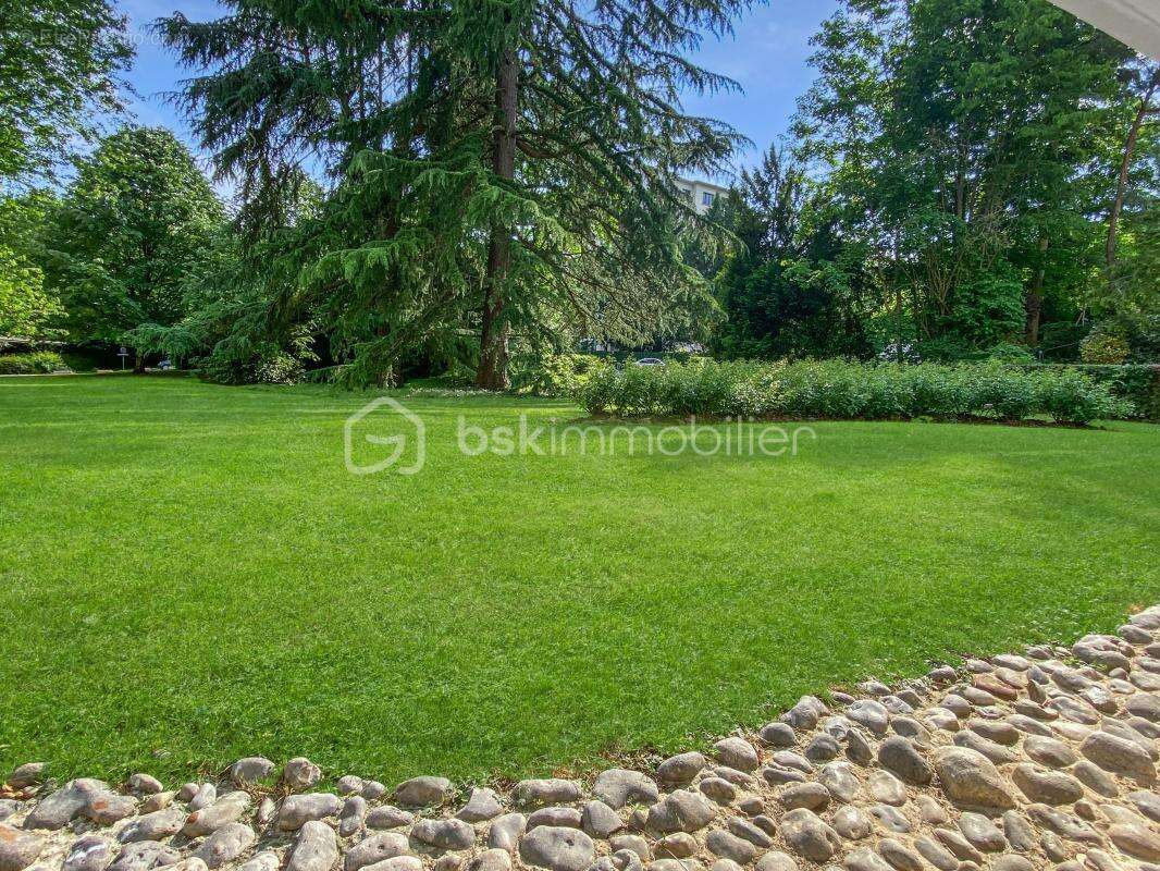 Appartement à VILLE-D&#039;AVRAY