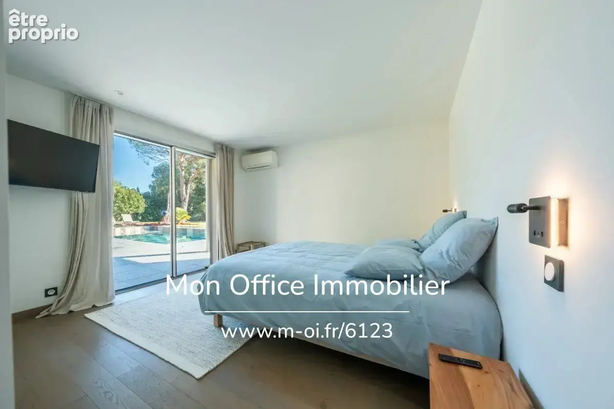 Référence : 6123-NGU. - Maison 6 pièces - 240m2 - 4 chambres - Vue MER - Piscine - Garage - photo 15