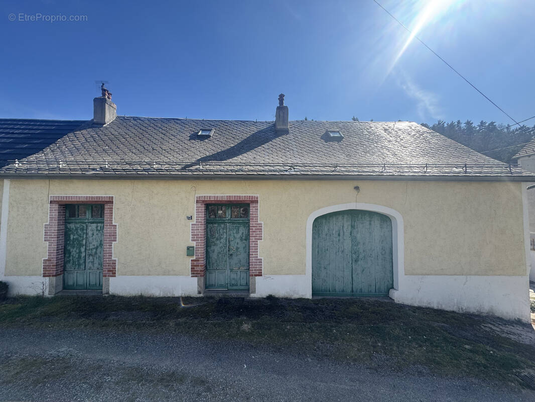 Maison à SAINT-CHELY-D'APCHER