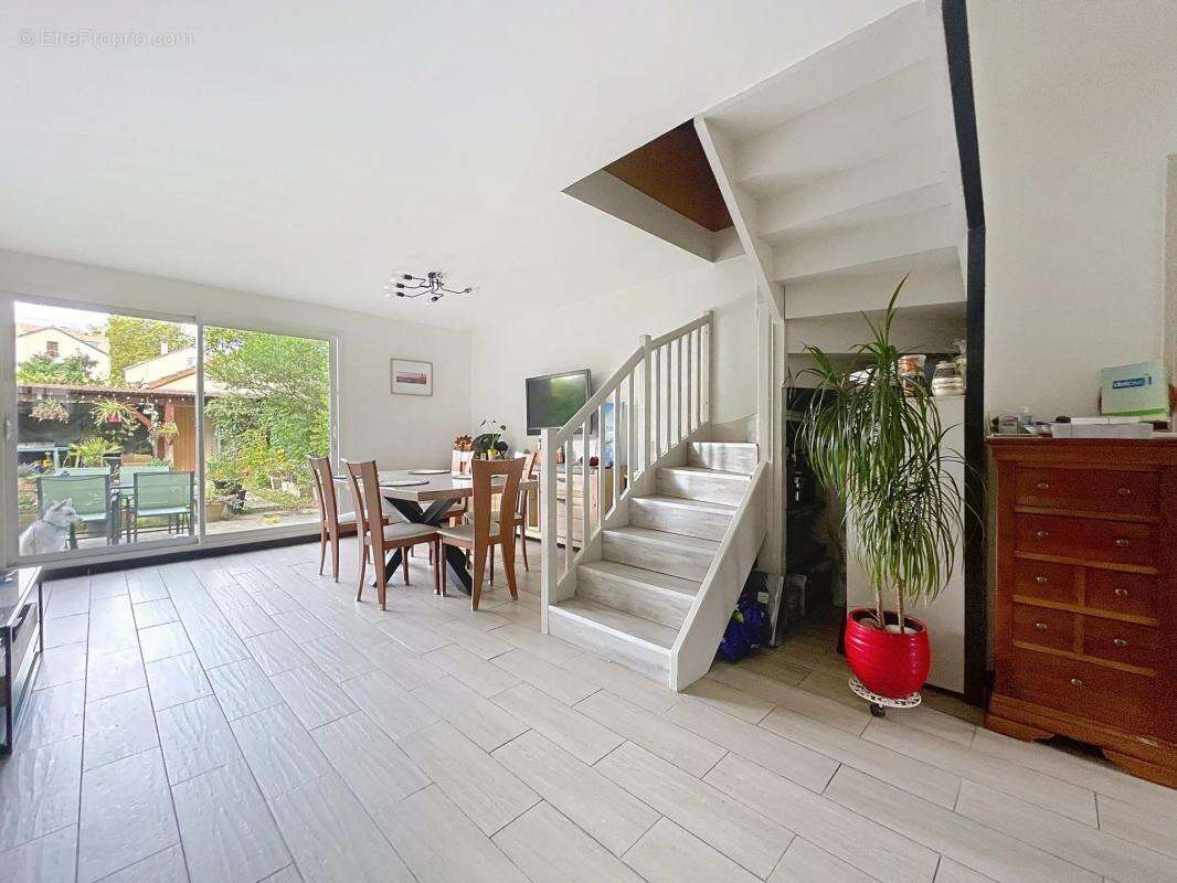 Maison à MONTIGNY-LE-BRETONNEUX