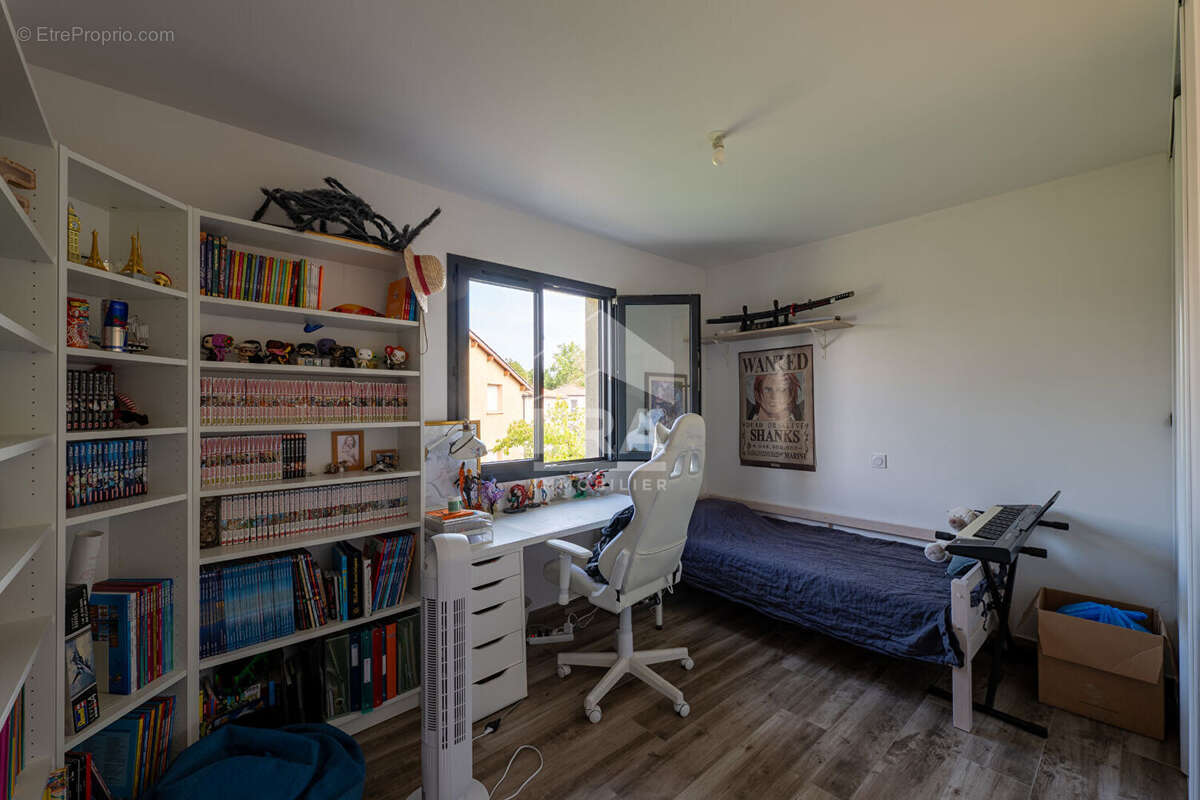 Maison à CHARLY