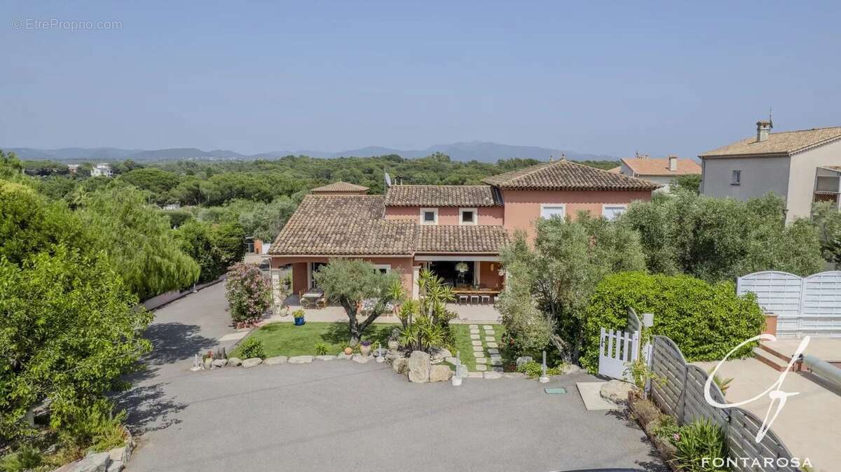 Maison à PUGET-SUR-ARGENS